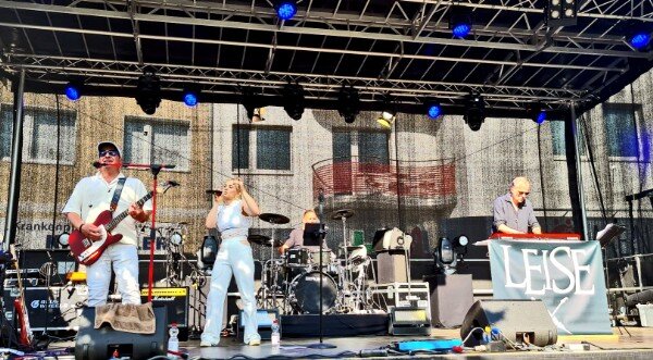 LEISE sind live auf dem Stadtfest in Heiligenhaus aufgetreten. 